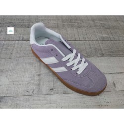baskets violettes